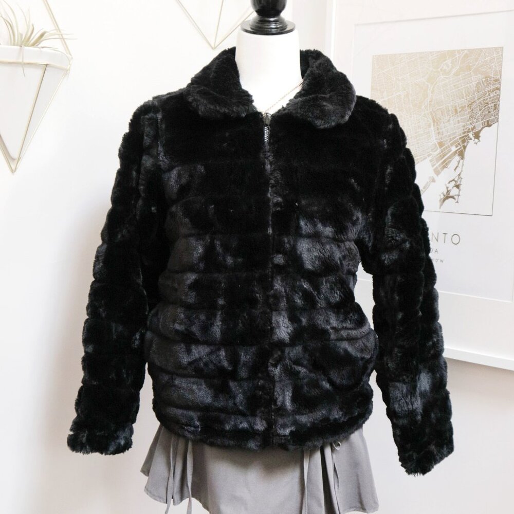 Black Faux Fur Collared Coat 🐈‍⬛ BIG CHILL
